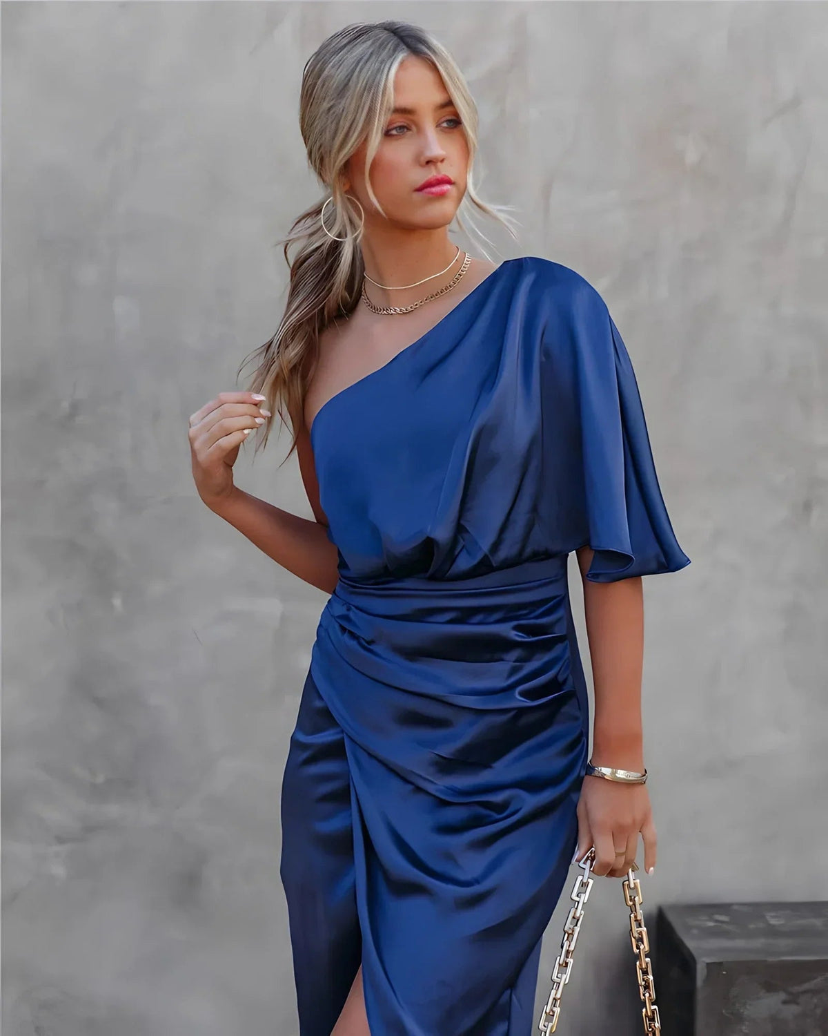Isabella | Vestido de Satén con Un Solo Hombro para Mujer 5