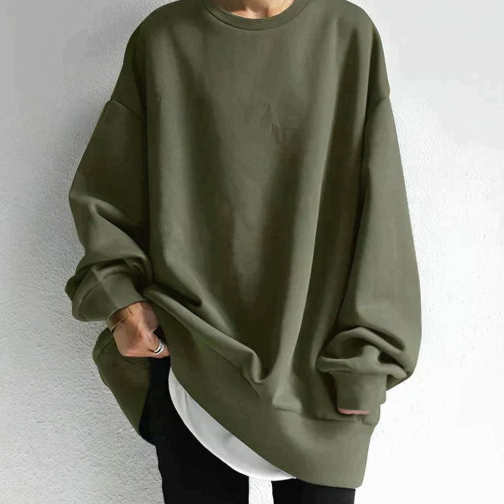 Detalle del cuello redondo y la manga larga del jersey túnica oversize