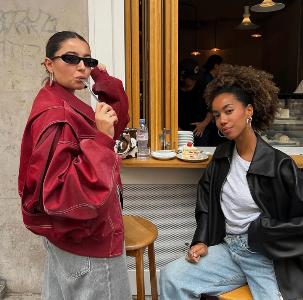 Chaqueta bomber de cuero con bolsillos laterales