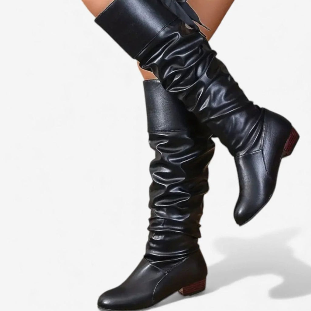 Botines slouchy de mujer combinados con vaqueros ajustados