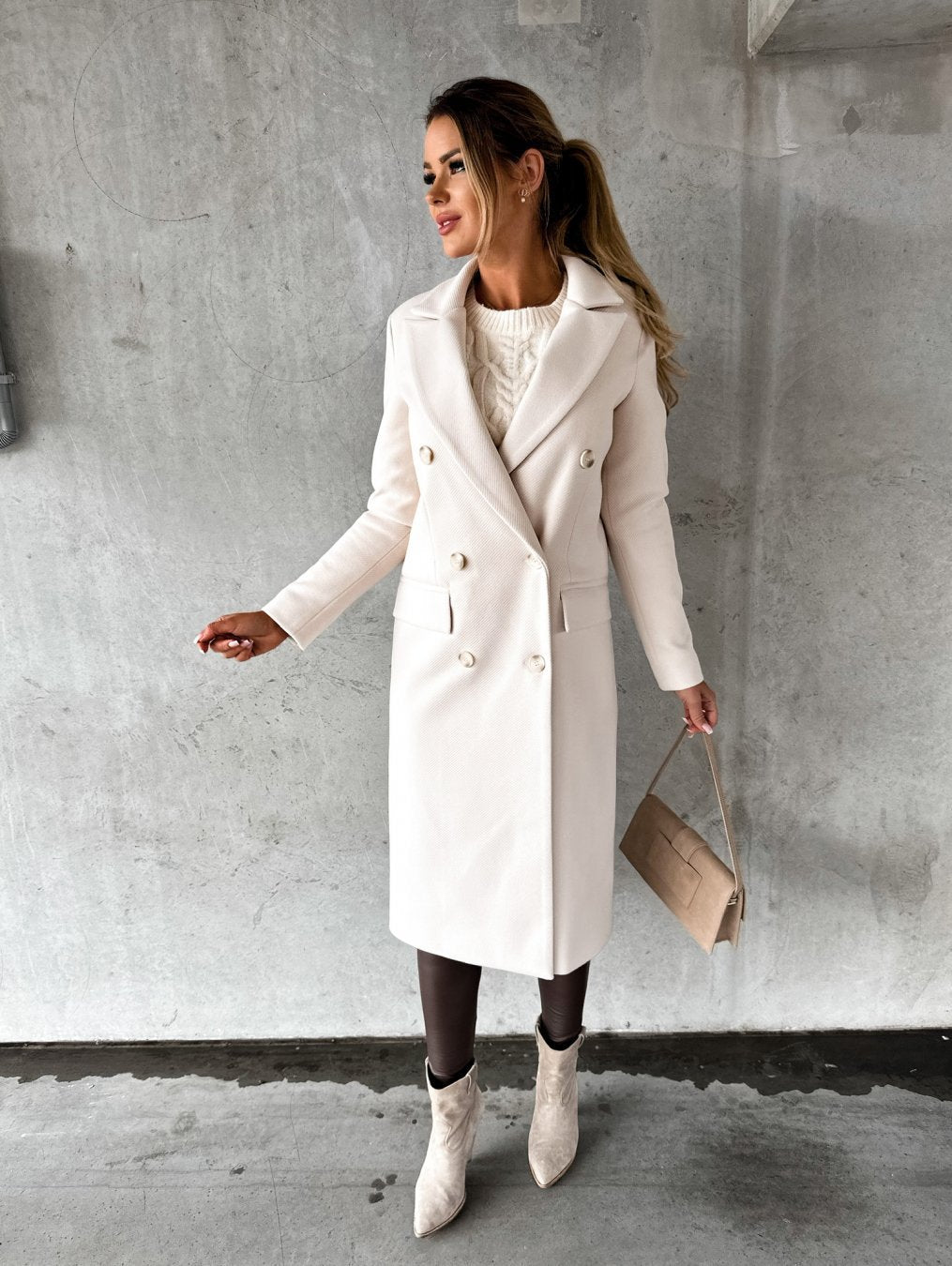 Abrigo Aitana en tono albaricoque para looks de invierno