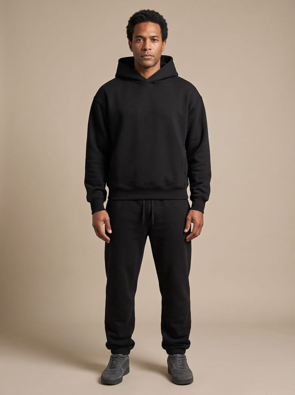 Conjunto chándal oversize hombre con sudadera de capucha y pantalón jogger a juego