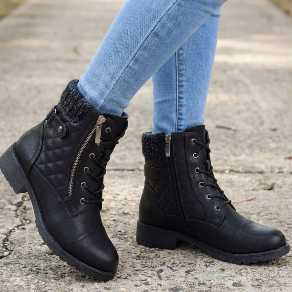 Botines de mujer con cordones frontales, primer plano